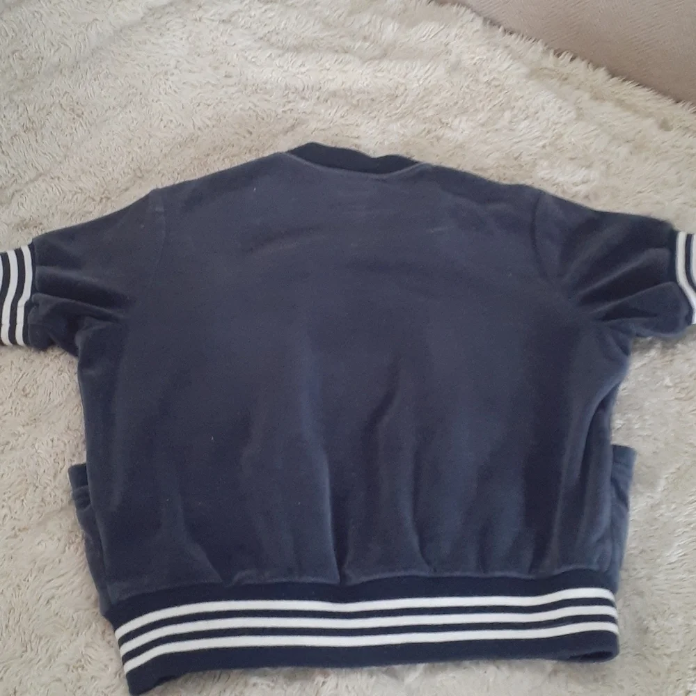 Adidas Rare Blokecore Vintage Y2K Blue Velour Short Sleeve Jacket Leather Sneaks